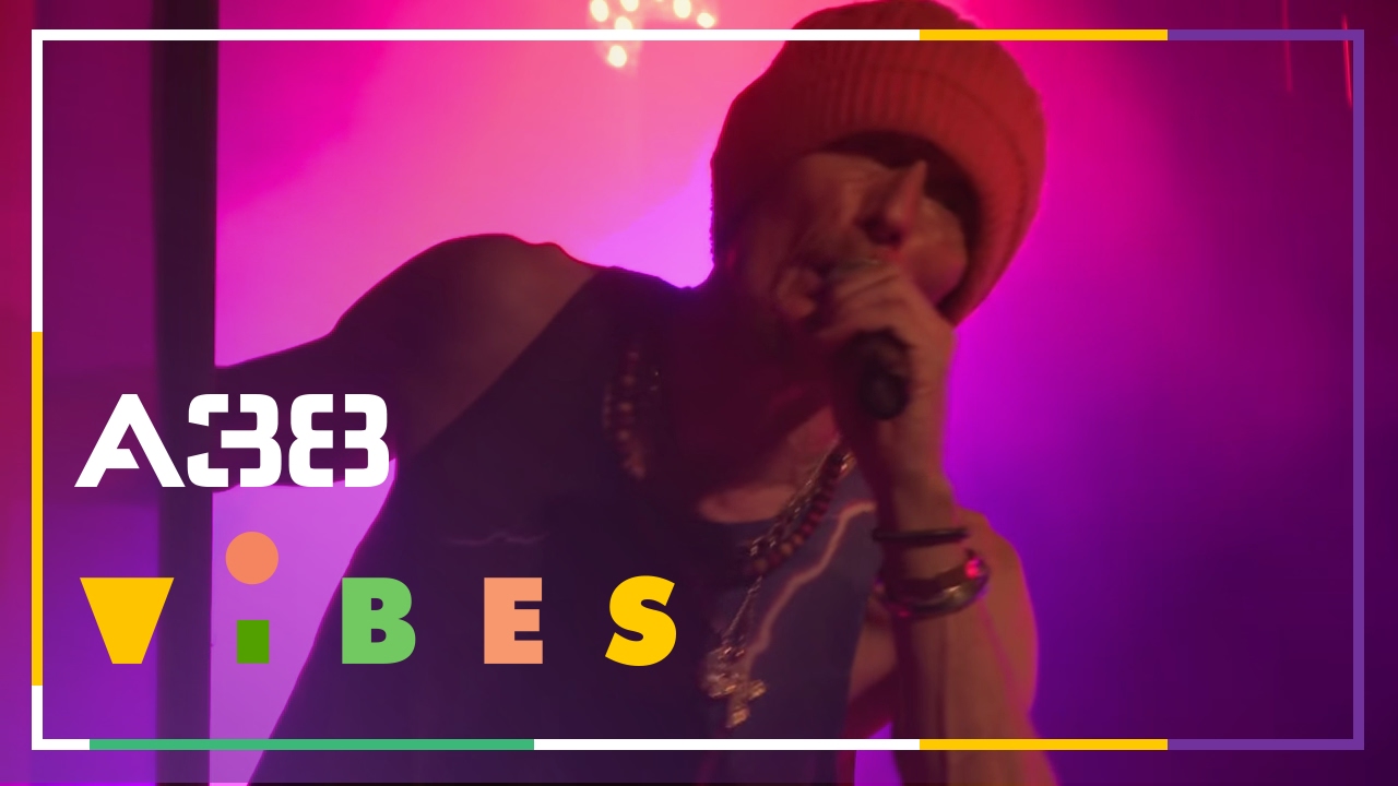 Stereo MC's - Ground level // Live 2014 // A38 Vibes adlı videoyu YouTube'da izle Stereo MC's - Ground level // Live 2014 // A38 Vibes adlı videoyu YouTube'da izle