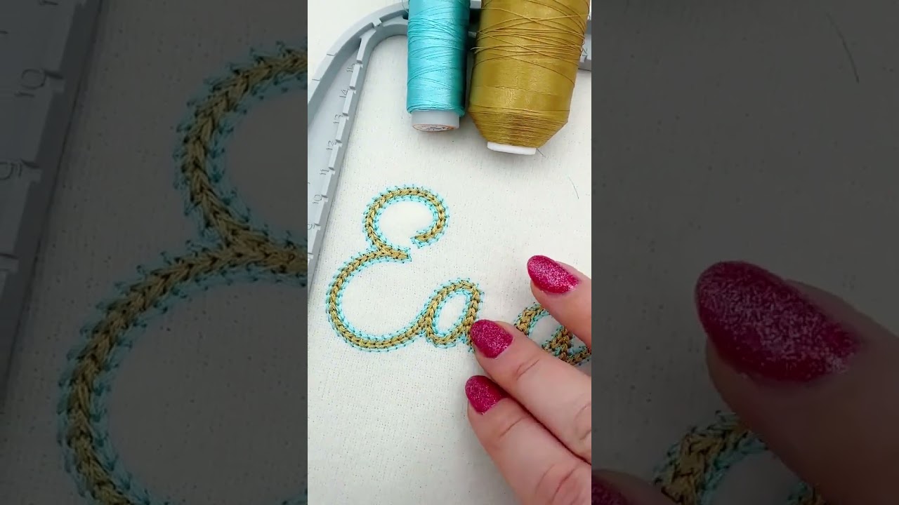 Двухцветный шрифт «цепочка» 