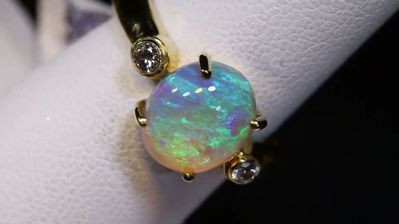 28.50 cts Crystal Opal with Diamonds 18K Ring Size 7 INV-3353