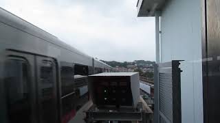 横浜シーサイドライン２０００形　発車　八景島駅