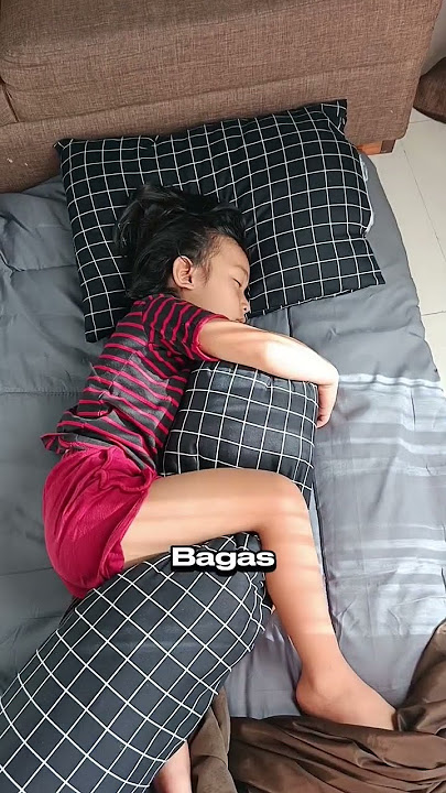 Ketika Mama Minta Anjing Tetangga Bangunin Ara Dan Dedek Masih Tidur. Gak Ada Teman Udah Siang 🐕😴