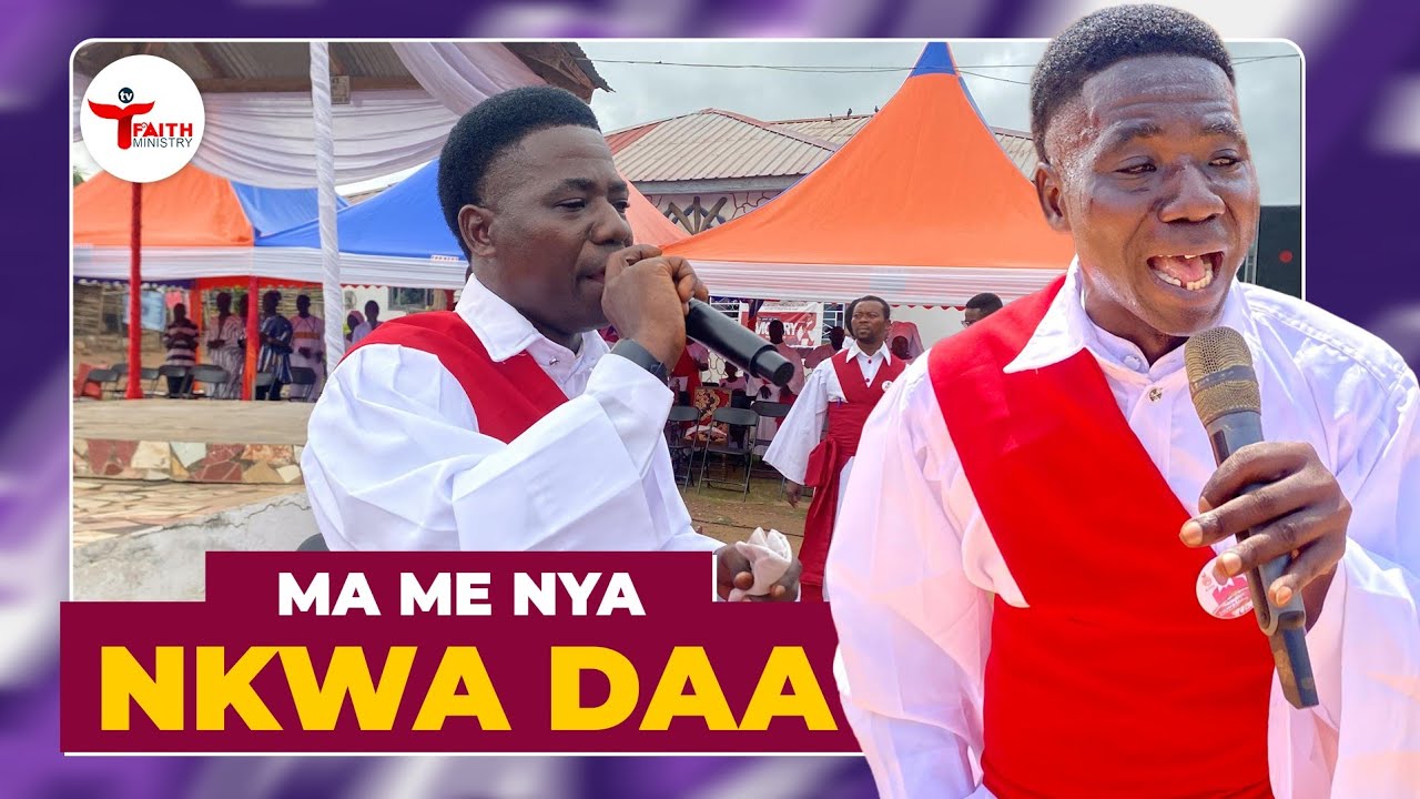 Why does Agya Okyere gets so spiritual when singing 😳?? He really needs to be studied for this !!!