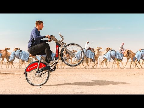 Man neemt de Londense Boris-fiets de wereld rond