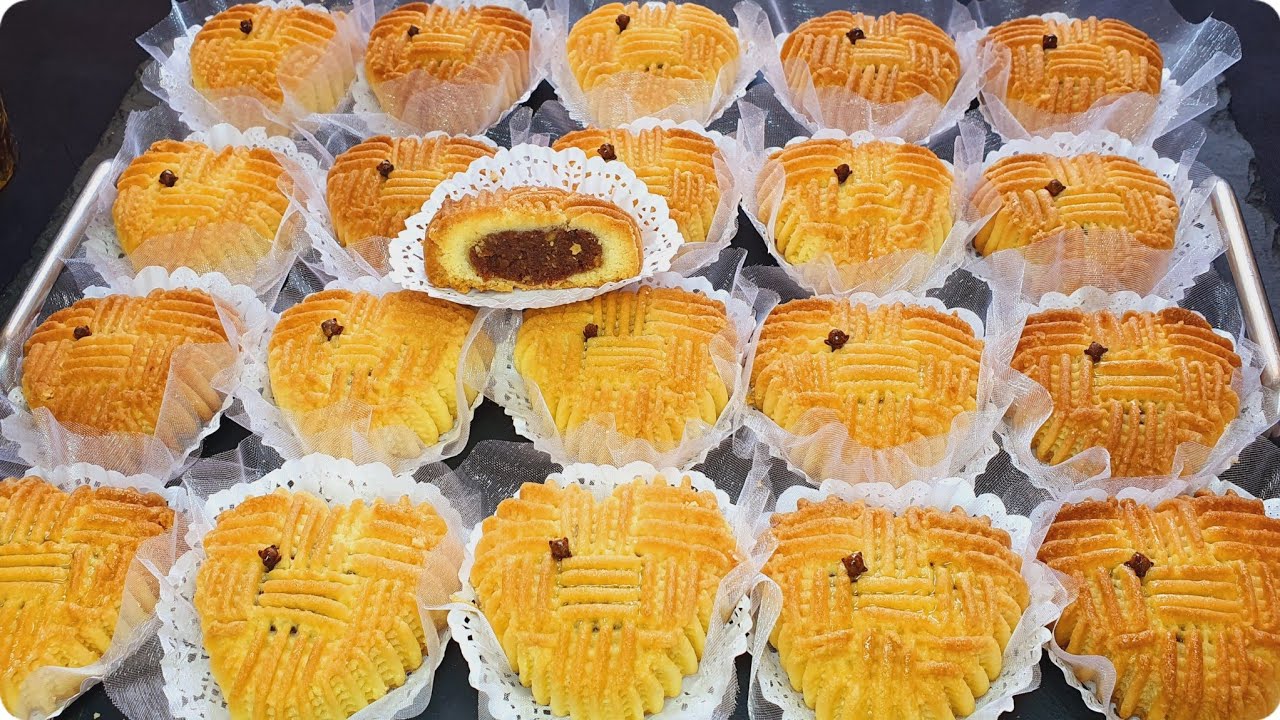 🔴قلوب منقوشة❤️🇩🇿 هاذ الوصفة غير ضاعفي لمقادير جي تذوب فلفم محمرة وتقطع كمية كبيرة وبنتها كعك النقاش