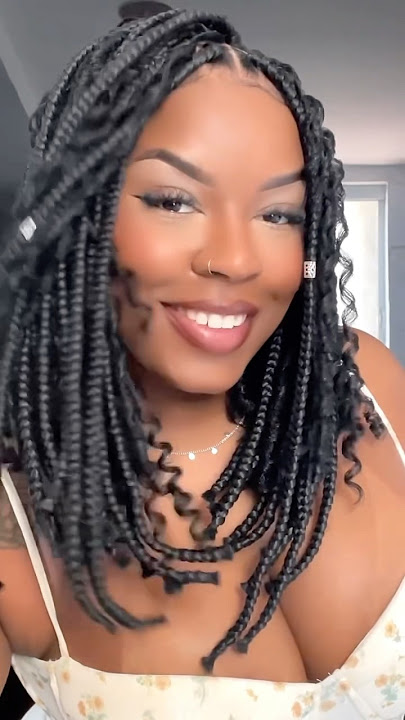 Trança Chanel com cachos nina - Dsoar Hair Soft   Mega Jumbo #braids #fornecedoratacado #inspiration