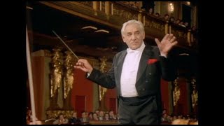 Bernstein - Divertimento for Orchestra CLIP (Bernstein/Vienna Philharmonic 1985)