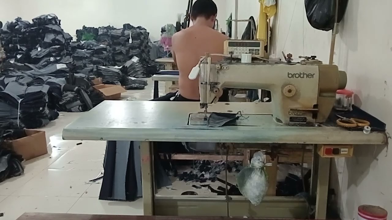 menikmati hidup dengan terpaksa...
