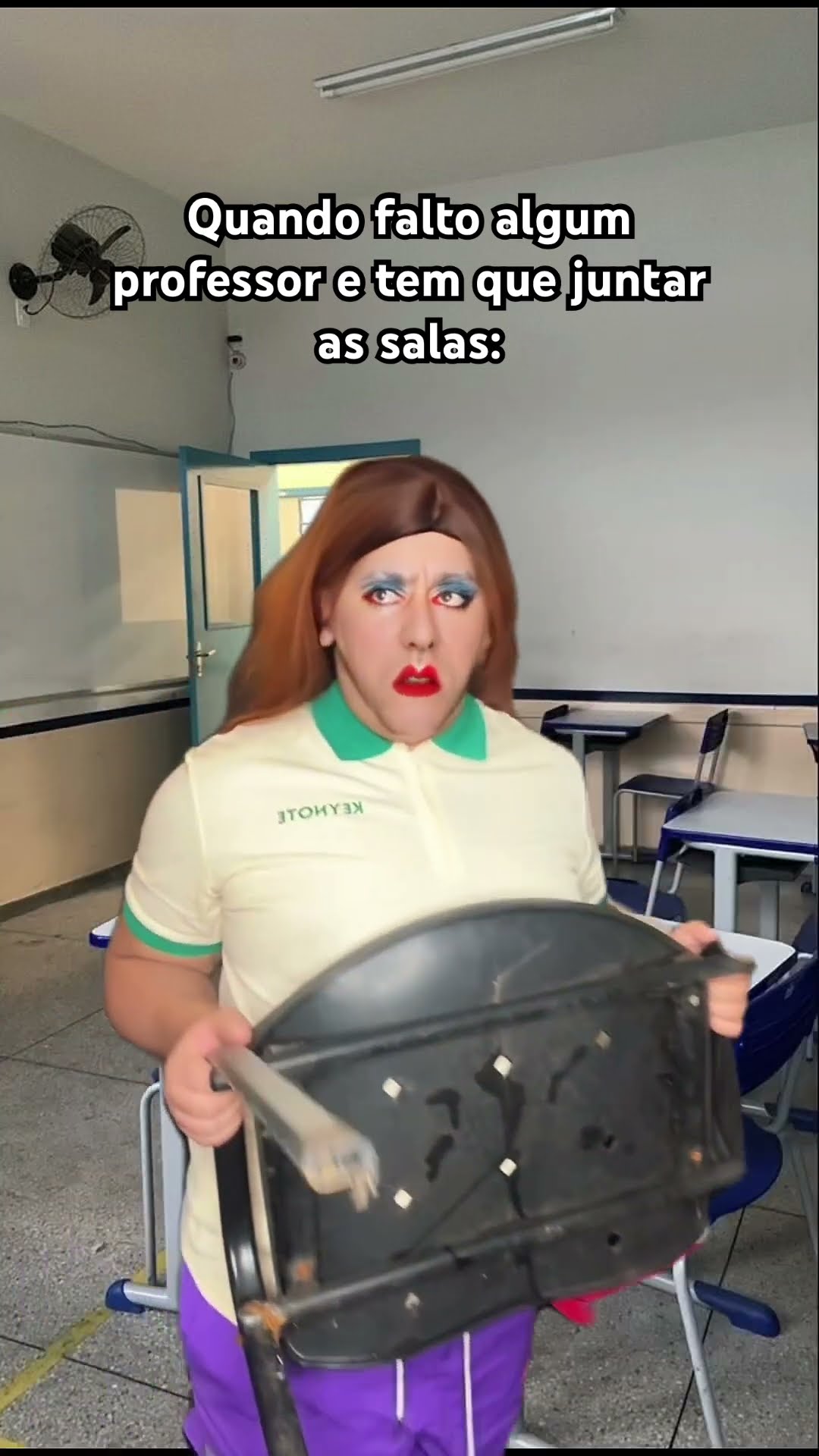 QUANDO FALTA ALGUM PROFESSOR E TEM QUE JUNTAR AS SALAS