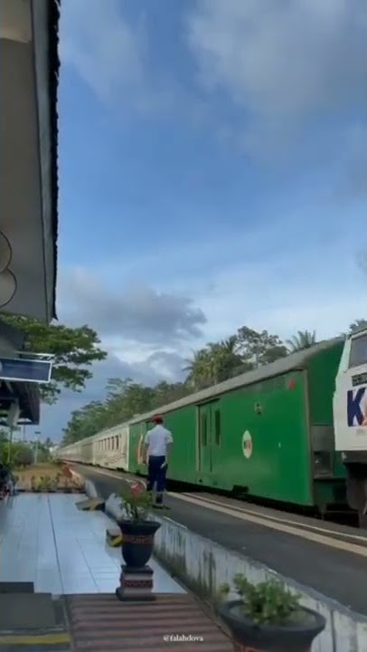 Status Wa Kereta Api by ig @Falahdova