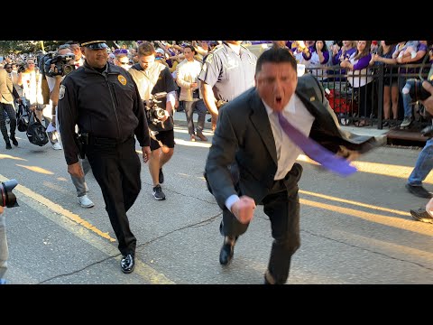 raw-video:-ed-orgeron-goes-nuts-as-lsu-arrives-for-alabama-game