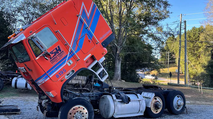 1984 Freightliner Cabover "Delores" finally comes ...
