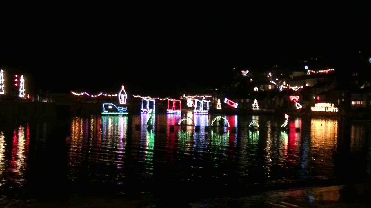 5 minutes of Mousehole Harbour Lights - YouTube