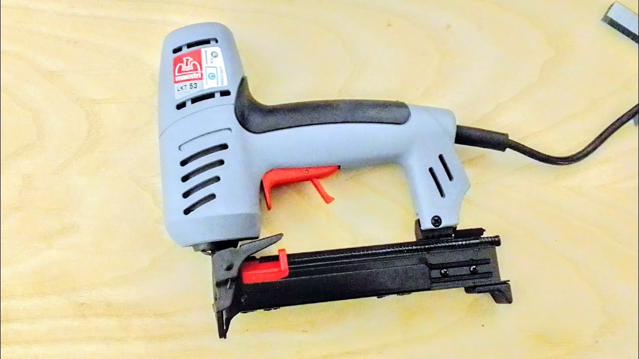 Romeo Maestri LKT 53, spara chiodi/graffe elettrica.