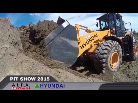 hyundai-construction-equipment-at-the-a.l.p.a.-equipment-ltd.-pit-show-2015