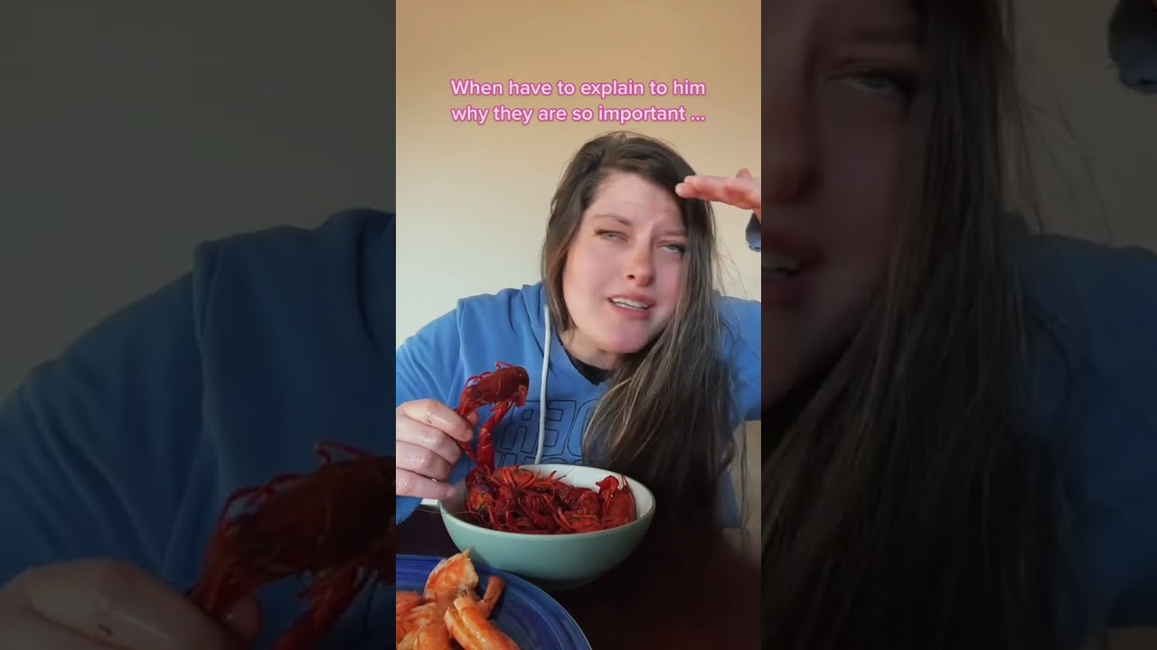 First time eating crawfish 🤣🦞 How do you eat these things?!