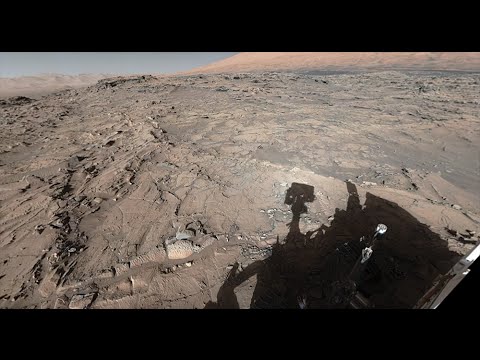 NASA&#039;s Curiosity Mars Rover at Naukluft Plateau (360 View)