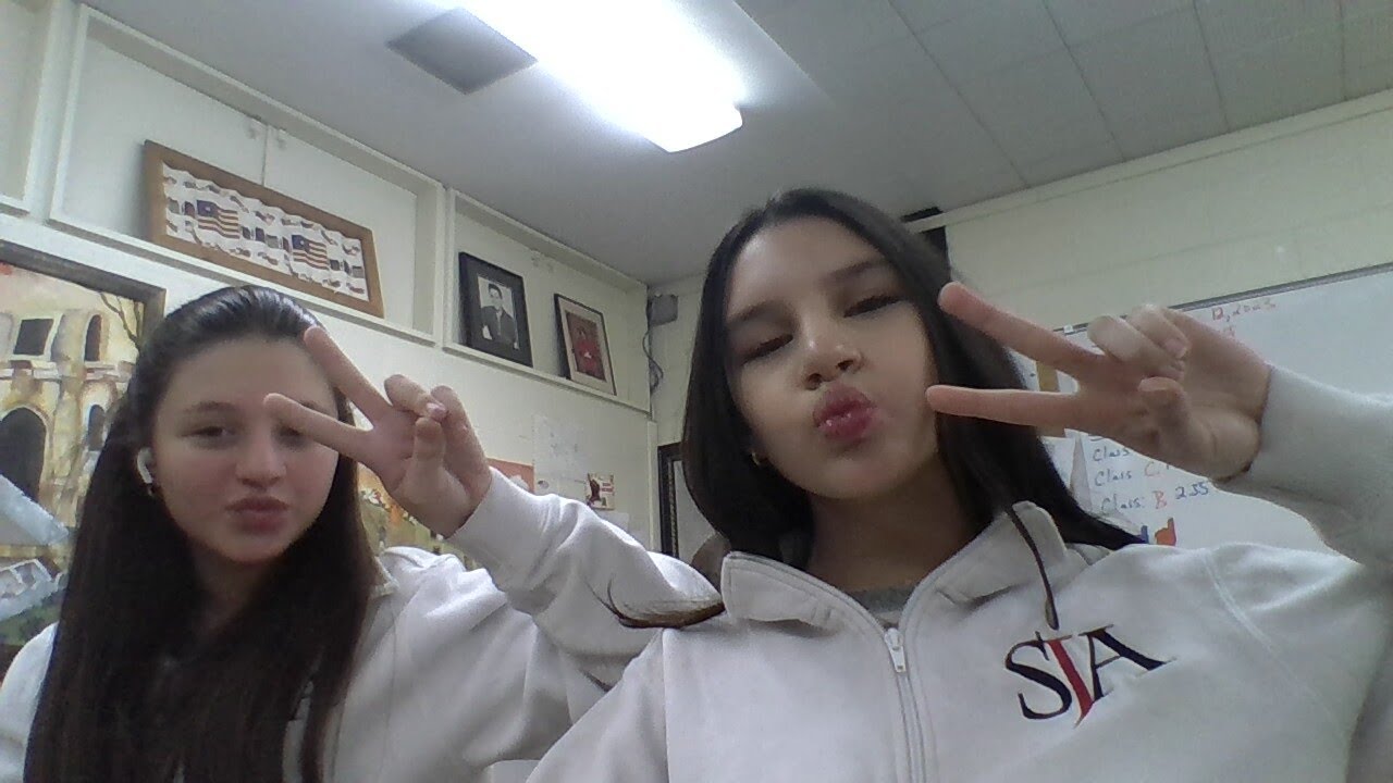 FIRST VLOG!! | school vlog with friends - YouTube