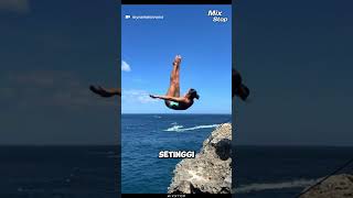 Broken Beach Nusa Penida Jadi Arena Cliff Diving Dunia #viral #reaksi #bule #redbull #bali #shorts