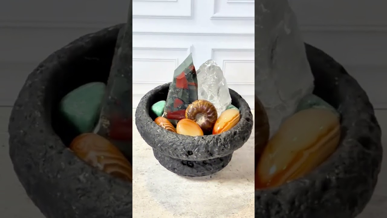 Video preview: Bloodstone, Carnelian, Clear Quartz and Green Aventurine Crystal Display Set
