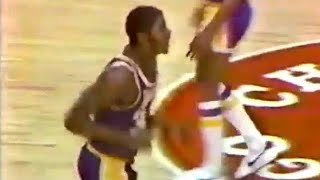 1980: Magic Johnson vs Chicago Bulls (VERY RARE FOOTAGE)