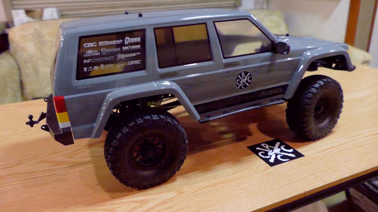 Axial SCX10 II RTR 2000 Jeep Cherokee Unboxing While On The Road - YouTube