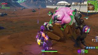 Fortnite Battle Royale | What's underneath the 100 000 Hp Truck in Dusty Divot?