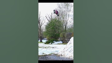 Arrma Outcast 8s SNOW JUMP Front Flip #shorts #rc #rctruck #arrma #outcast8s #traxxas #rcbashing