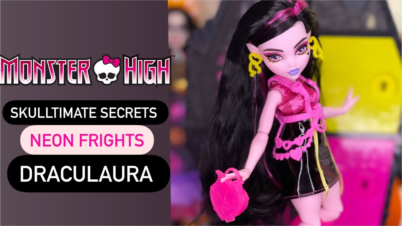 Monster High 12.75'' Skulltimate Secrets Neon Frights Draculaura