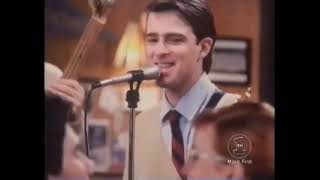 Weezer - Buddy Holly (Pop Up Video)
