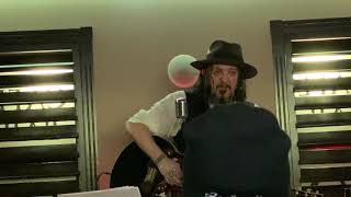 Tyla - I don’t love anyone  - 10 cafe Bar Forfar 7th April 2019