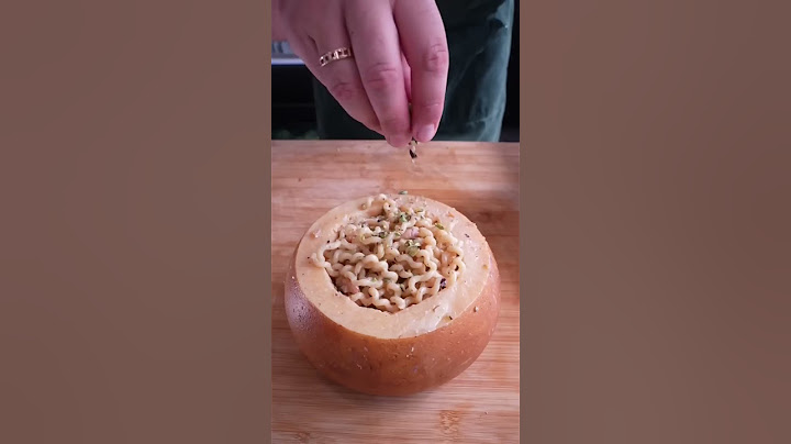 Pasta in Parmesan Wheel #shorts