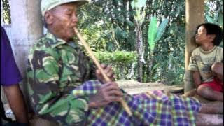 Nek Amir plays Suling Lembang in Tana Toraja