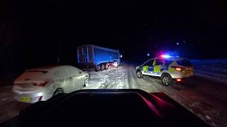 Dramatic Defender Snow Drive - Road Blocks and Abandoned Lorries