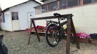 北海道 富良野メロン 直売所。寺坂農園に自転車サイクルラック バイクスタンド設置
