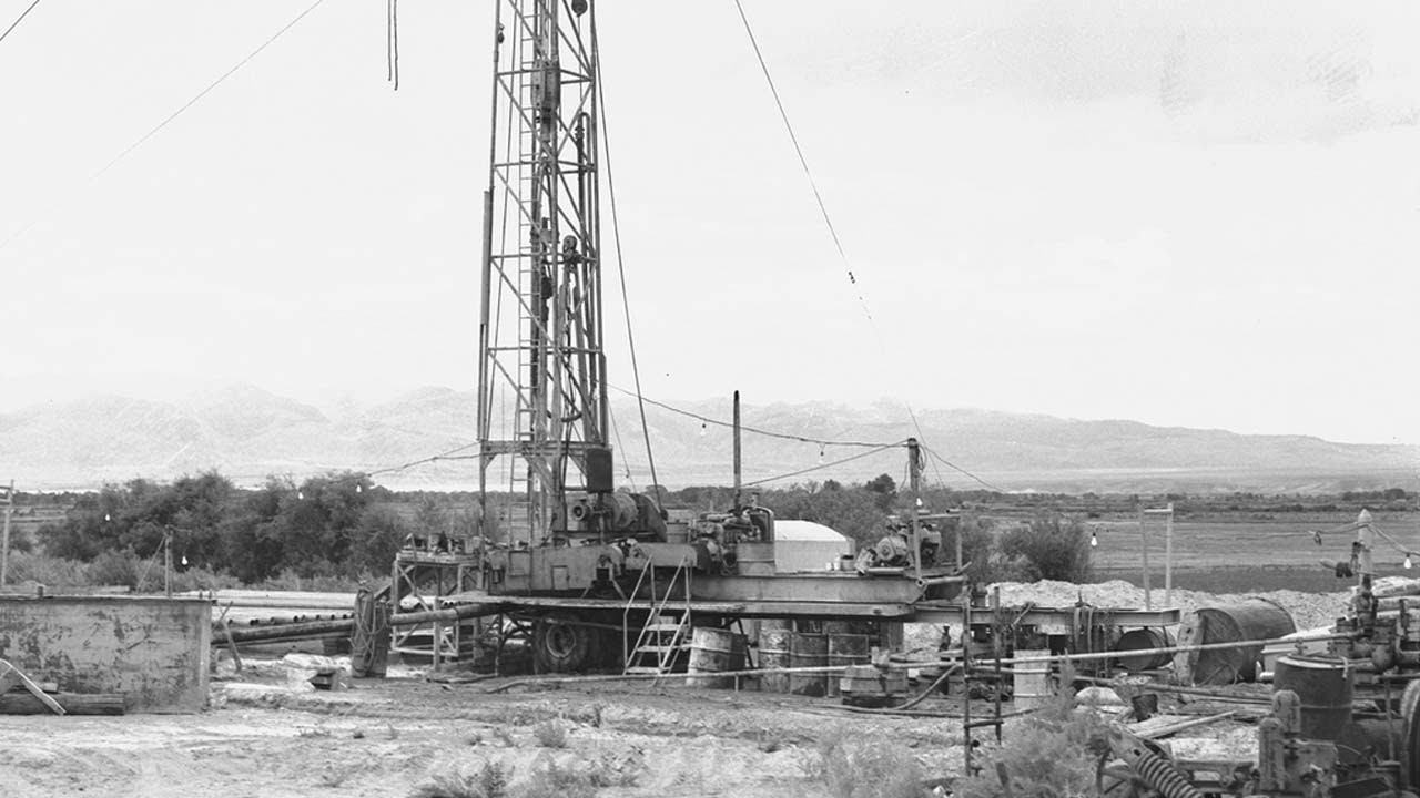Hydraulic Fracturing 1.7 Hydraulic Fracturing History Source YouTube