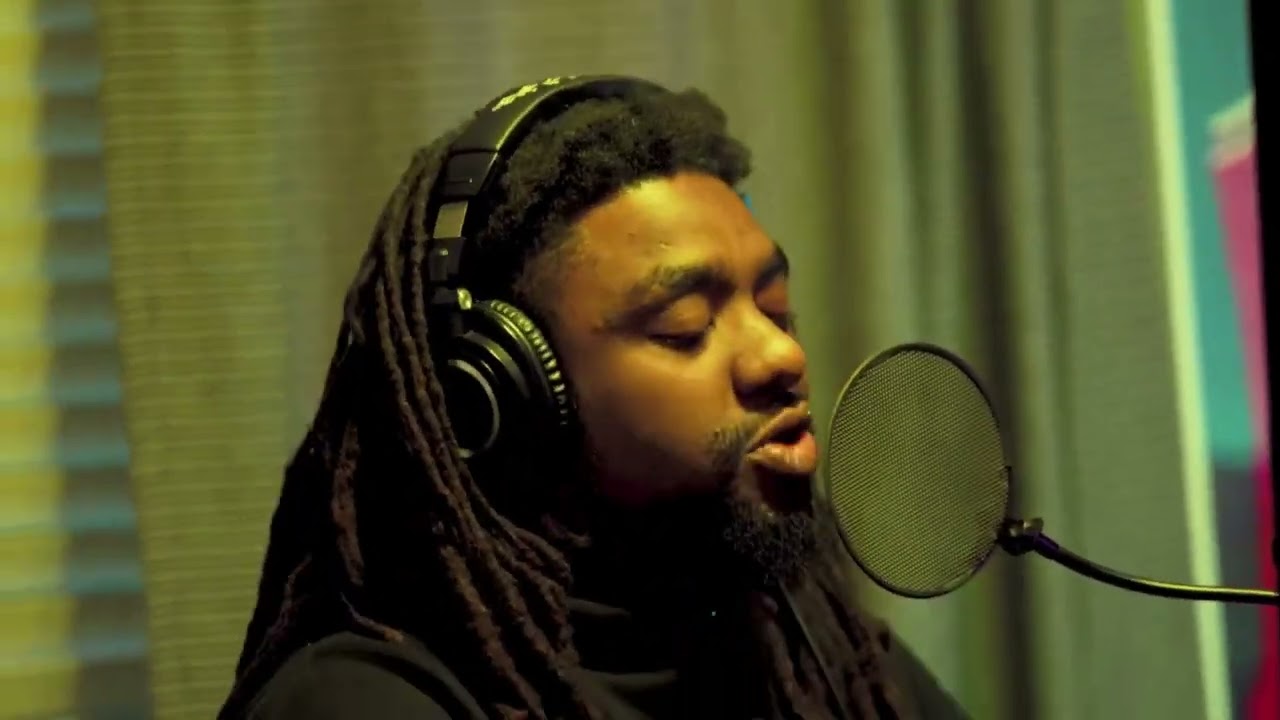 “LEVEL UP” M.O.E  Ft. BUJANDA