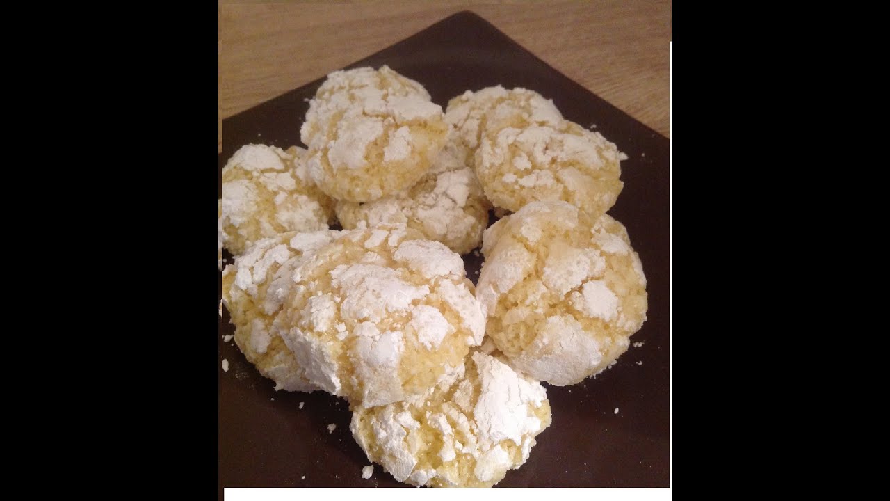 غريبة هشة و لذيذة جدا بالسميدgheribia Facile Rapide Au Semoule Et Noix De Coco Youtube