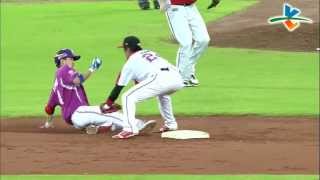 20130831 CPBL 犀牛VS猿 3上 葉竹軒守備失誤 結果林瑋恩也跑過頭