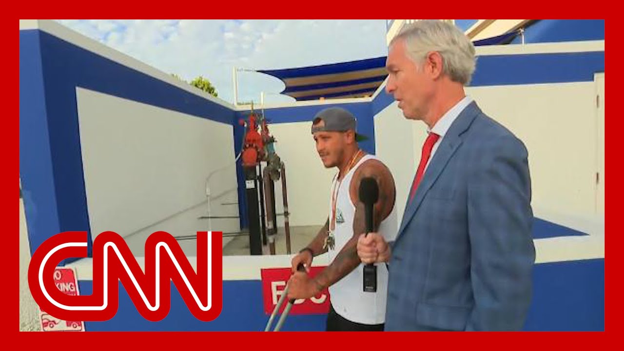 ⁣CNN reporter confronts parents at school spreading bogus vaccine claims