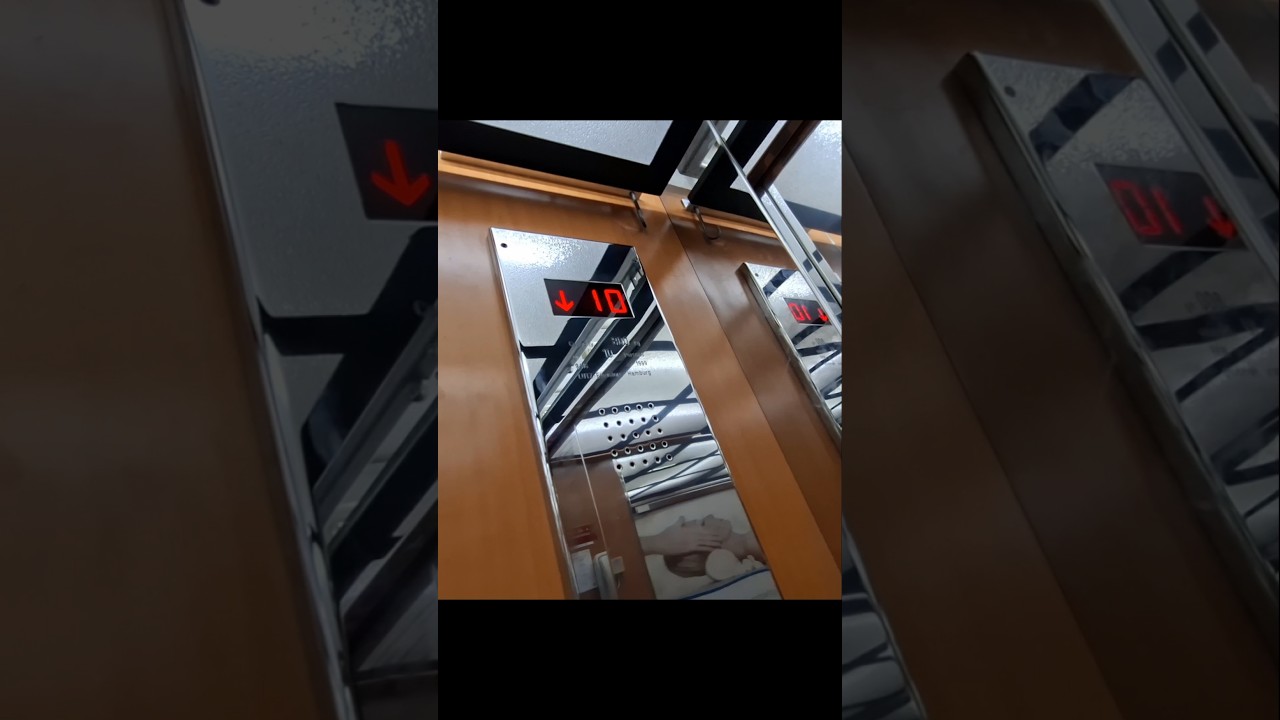 Crown Iris Cruise Ship - Mano Cruise: Old 1992 Traction Elevator #shorts #lift #elevator #cruise