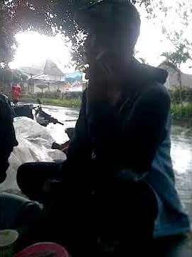 orang gila ngomel