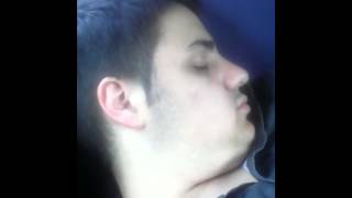 Il cretino dormiente