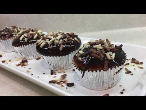 Simple Cupcake with Chocolate Ganache Frosting | RECEITA CUPCAKE SIMPLES E FÁCIL