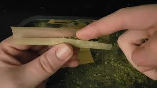 how to roll a king size joint  (super simple)