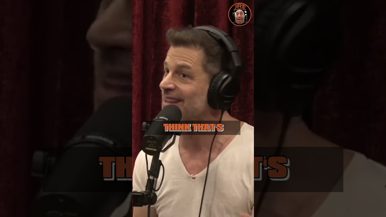 What Is a DIRECTOR'S Cut?!🎬 - Zack Snyder (JRE SHORTS)