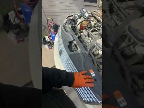 Lincon mkz radiator raplicment 2008 YOU SO NEED TO REMOVE BUMPER #radiator #mechanic#mechanictips