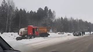 На подъезде к Чебоксарам столкнулись фура и ГАЗель