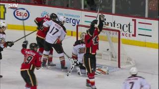 Gotta See It: Flames torch Bernier for 5 goals in the second