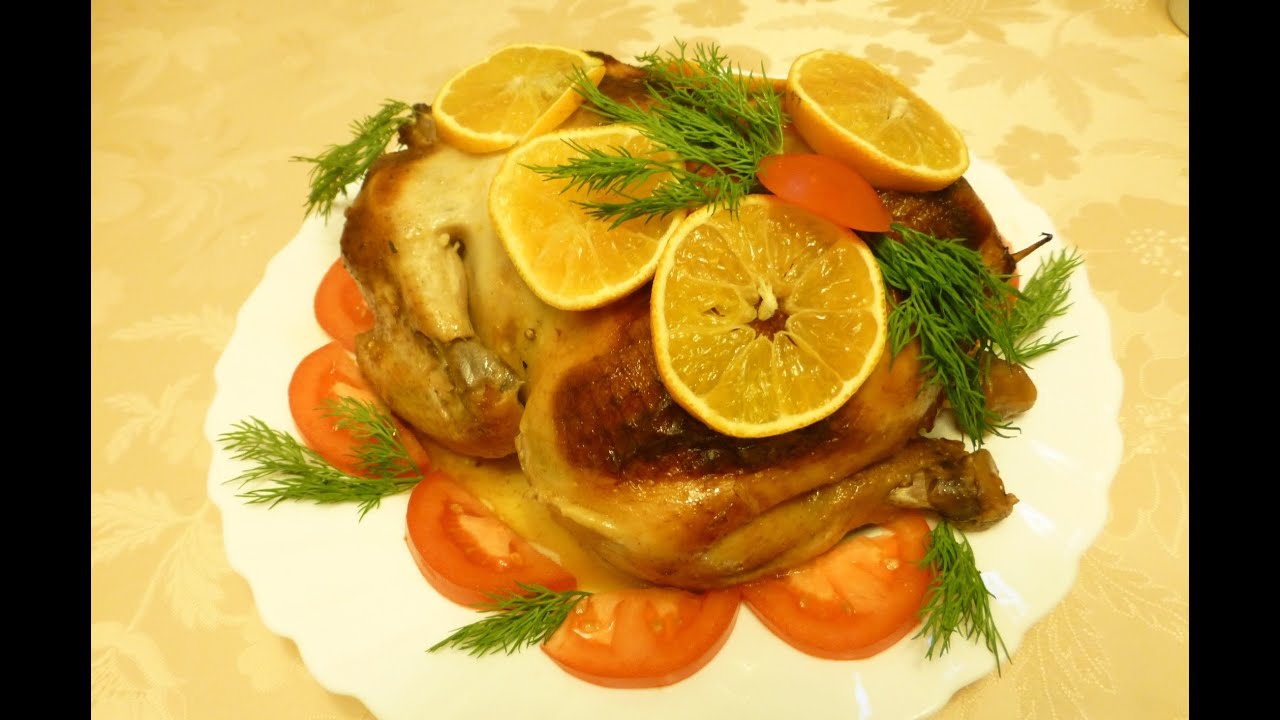Курица, ФАРШИРОВАННАЯ яблоками, под апельсиновым соусом.