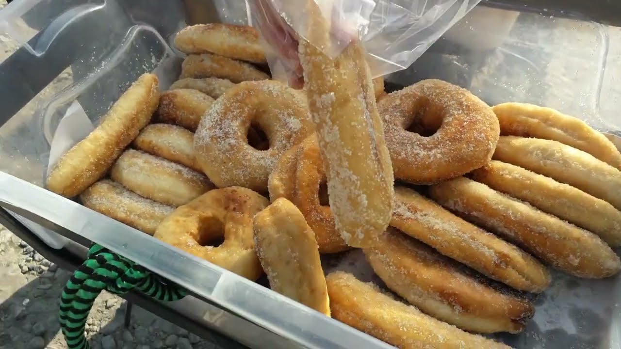 Leo Martz ... Las Tradicionales Empanadas de Manjar de Tejería, Ver. ......